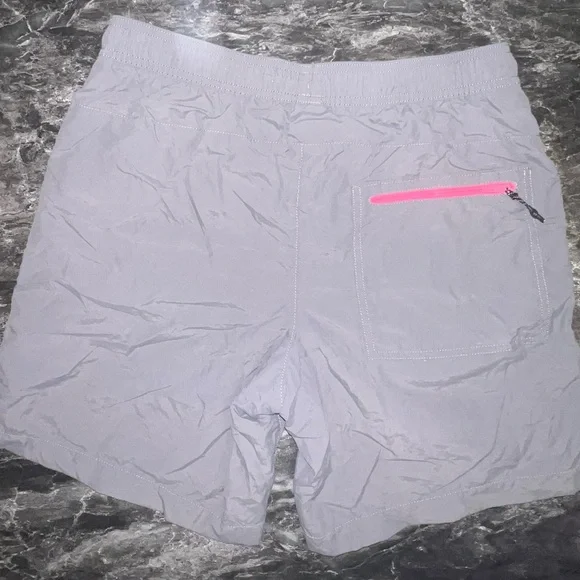 American Eagle “All Day” Gray Shorts with Neon Pink Zippers - Picture 4 of 4